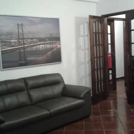 Aires-ferias Em Apartamento Peniche
